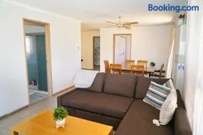 COZY 2 BEDROOM HOUSE /MELBOURNE - Image 1