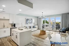 Laketown Wharf #137 by Nautical Properties - Image 1