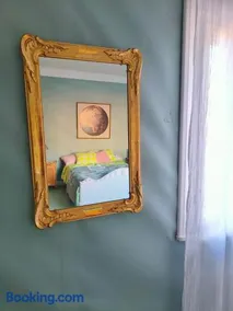 Accommodation in a pink house in Rautila - Image 2