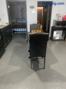 Storefront apartment - Image 5