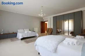 Luxury Mountain Villa with Pool & Beautiful Views in Puglia - Image 4