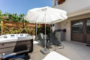 Relax Village Home Mare - Image 1