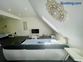 Central Apartment with Cathedral View - Image 5