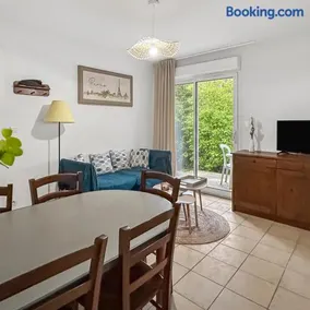 Appartement cosy avec terrasse et parking privé - Image 2