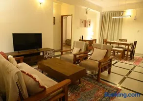 Spacious 3BHK Apartment for Families, Work and Couples - Lift, Parking, Wi-Fi - Image 1