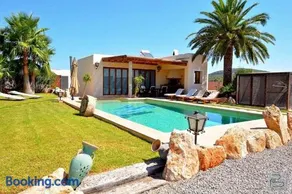 Casa Bet con piscina y jardín. - Image 1