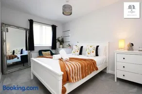 Spacious 3 Bed Home In The Heart Of Bridgend - By EKLIVING LUXE Short Lets & Serviced Accommodation - Image 4