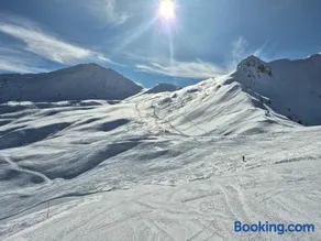 Winter Ski with stunning view - Image 4