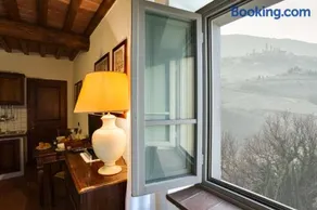 Castello di Fulignano Soarzio panoramic apartment - Image 2