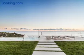 Villa Alkaram de lujo con vistas panorámicas al mar - Image 2