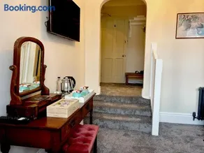 Community Owned Gwesty Owain Glyndwr Hotel - Image 4