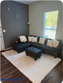 Beautiful modern 3 bed 2 bath - Image 5