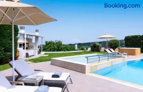 Red Oak Tree Villa - Image 3