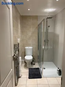 Dunfermline GF flat, 5 min walk to Train St. and High St. - Image 5