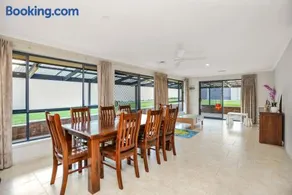 Family Vibes By Middleton Beach- Free Wifi - Image 3