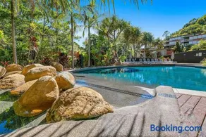 7407 Gorgeous Rainforest Outlook - Image 2