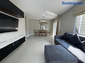 Saint Sean house RuamChoke - Image 1