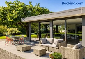 Villa 8 personnes avec piscine chauffée, Jardin de 6000 m2, 25mn de Lyon - Image 2