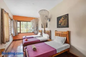 Surjios Guest House - Image 4