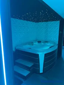 Love Room Bonneville - Image 2