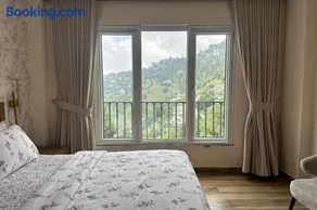 Mountain View Apartment Murree Sleeps 6 - Image 2