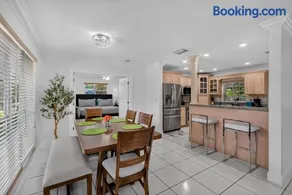 Serenity Palms - 3BR-2BA Quiet Pool Home - Image 1