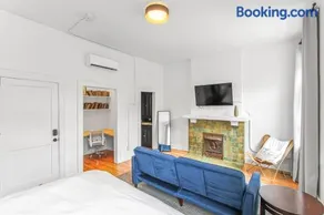 Library Square Suites - Image 4
