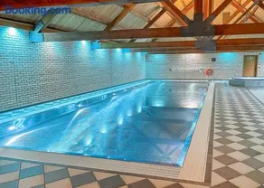 Woodland Lakes Boutique Lodges - Image 2