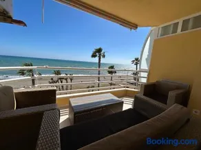 APARTAMENTO FRENTE AL MAR,PRIMERA LINEA DE PLAYA - Image 2