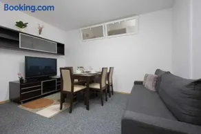 Family Apartment with Balcony and 2 Bedrooms in Warsaw by Noclegi Renters - Image 2