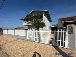 Ampla casa com 5 quartos e vista para o mar - Image 1