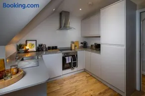 Penthouse Apartment Arundel - Image 3