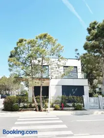 Sea't La Vie Villas - Image 1