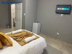 Universtas Guest House - Image 1