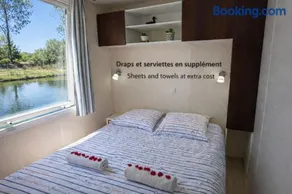 Cottage flottant Premium Jacuzzi privé en supplément - Image 2