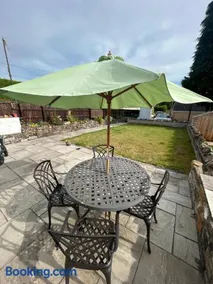 Owl Cottage - sleeps 5 near Brecon Beacons, Zip World, Bike Park Wales - Image 4