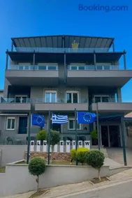 Blue View Apartments - Image 4