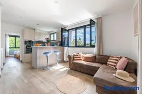 Khara, Paris 20mn, King Size bed, Terrace, Free Parking - Image 4