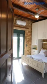 House Georgos at Afrathias Beach - Image 5