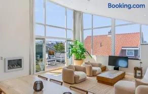 Villa By The Sea - Image 1