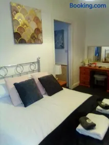 The braeside families and couples - Image 5