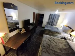 OSU Room 2 Queen Beds Hotel Room 221 - Image 5