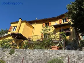 House - Sleeps 6 - Garden Parking Pet Friendly - Image 1