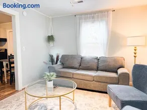 3 Miles to Parris Island - Idle Oak Cottage - 10 minutes to Downtown Beaufort SC - Image 4