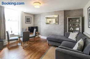 The Fraya Suite at Sterling house Short Stays - Image 1