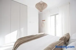 Aliki Beach House - Image 3