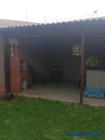 Casa com ambiente tranquilo - Image 2