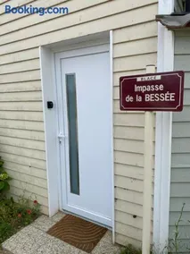 Beau studio neuf et équipé - Image 2