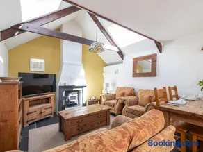 Cross Cottage - Image 2