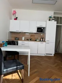 Romantic Accomodation - Image 1